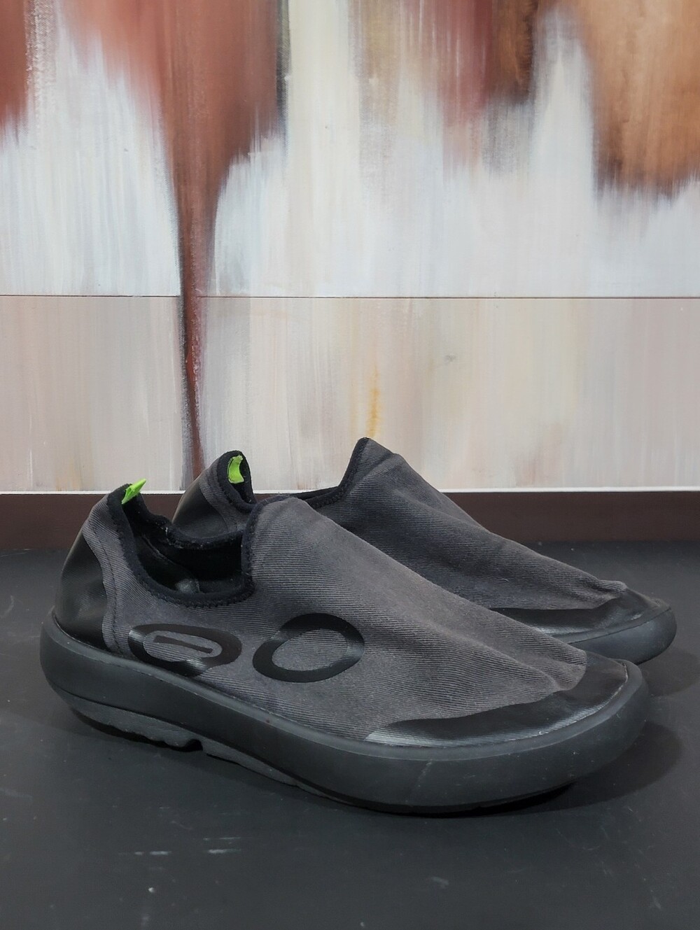 OOFOS MEN'S OOMG EEZEE LOW SHOE - BLACK SZ 12